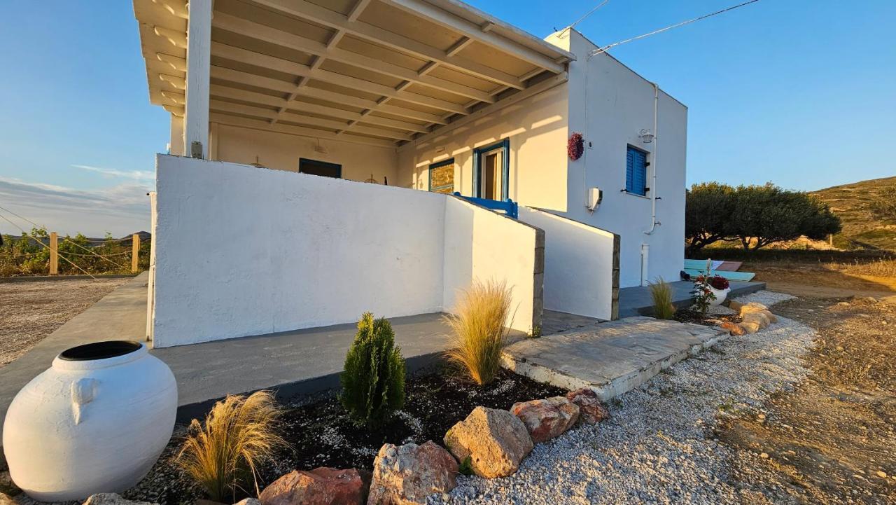Bayview Villa With Jaccuzi - Milos Zefiria Exterior photo