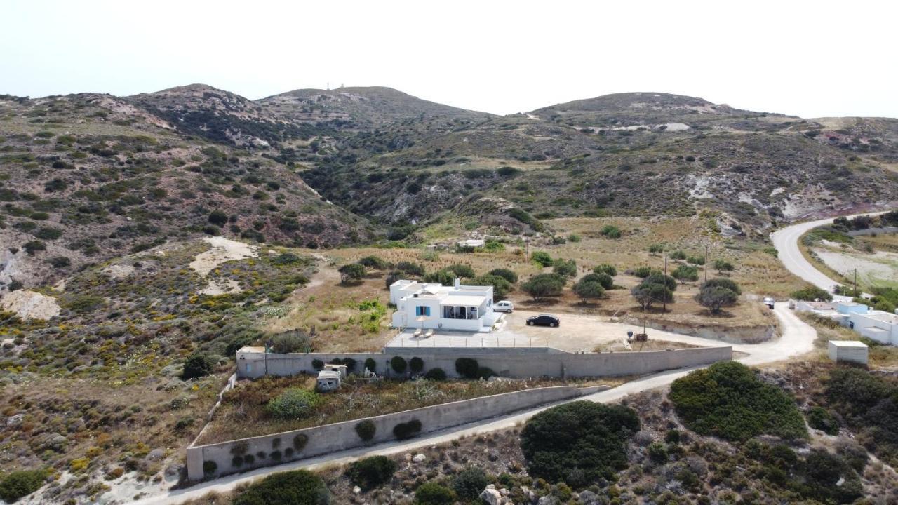 Bayview Villa With Jaccuzi - Milos Zefiria Exterior photo