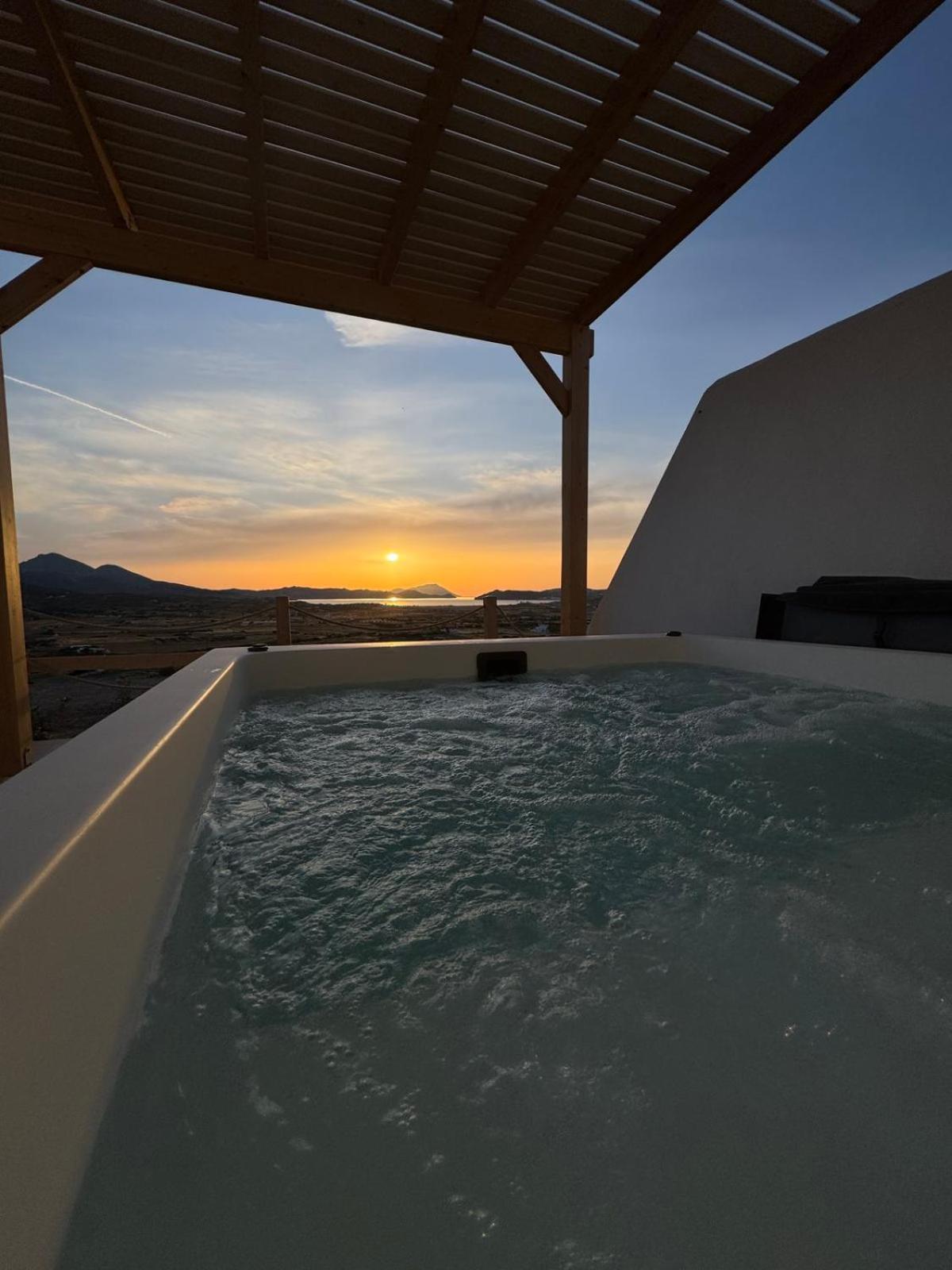 Bayview Villa With Jaccuzi - Milos Zefiria Exterior photo